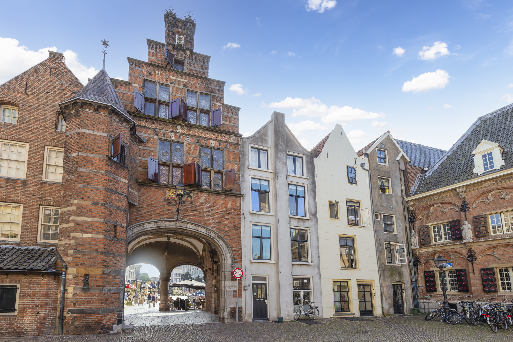 Gebouwen Nijmegen met St. Stevenpoortje