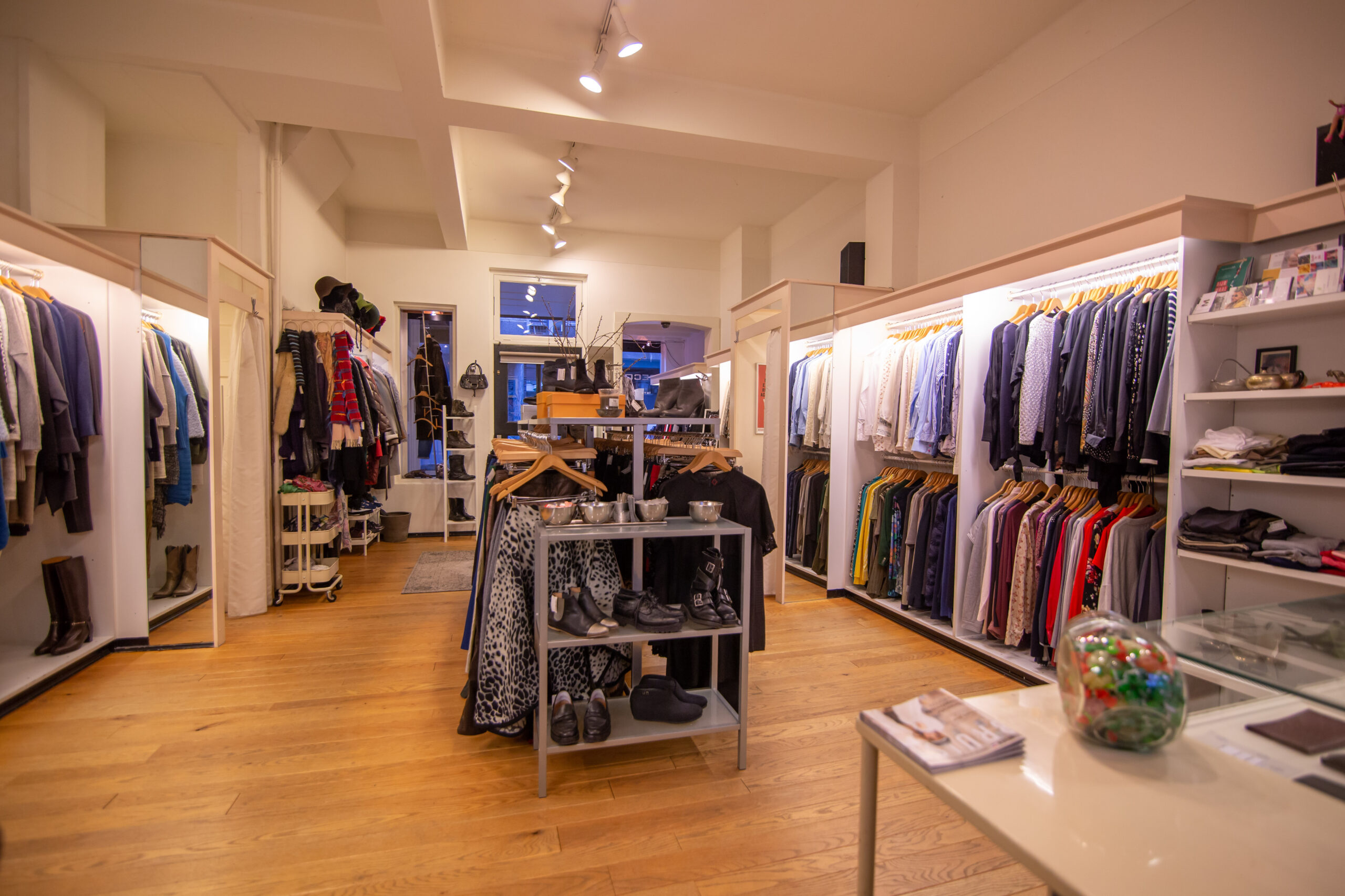 Secondhand Rose/ Nijmegen/ Tweedehands kleding.