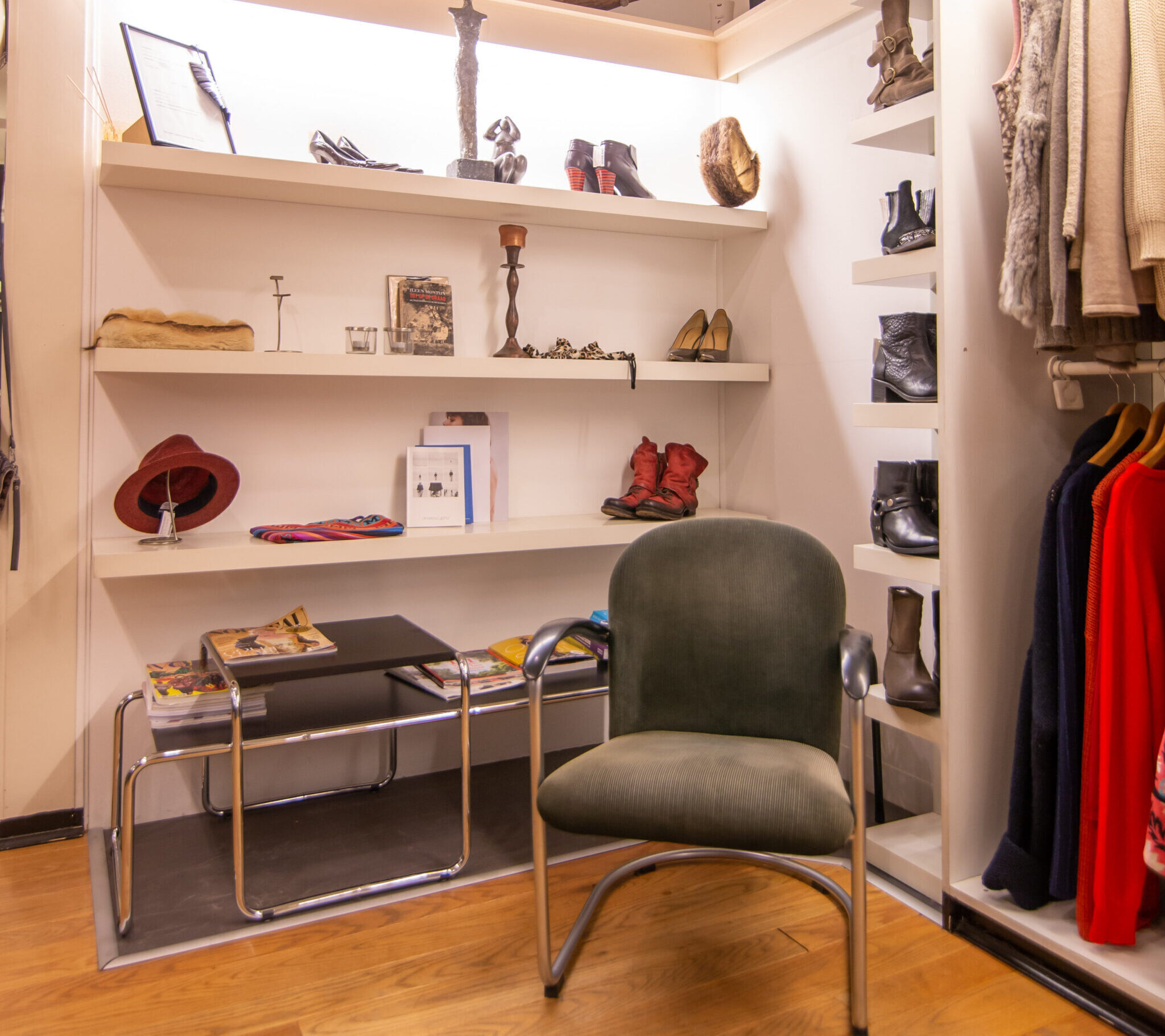 Second Rose Nijmegen/ tweedehands dames kledingwinkel.