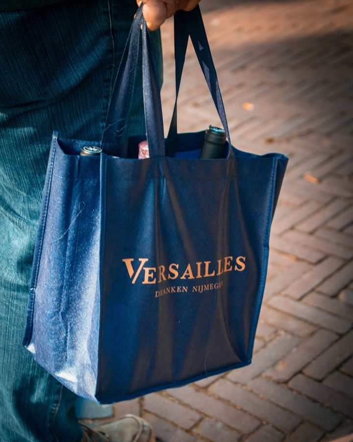 Versailles Nijmegen/ Lange Hezelstraat/ whiskey winkel